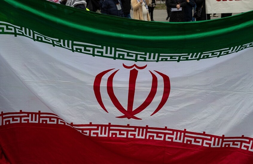 "أكسيوس": ويتكوف وعراقجي يجريان مفاوضات غير مباشرة