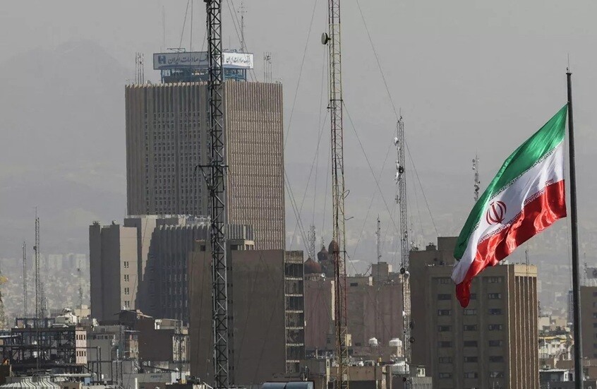 طهران تضع 5 شروط لإنهاء الحرب.. وتتهم واشنطن بحياكة "خدعة" جديدة بعد فشل المفاوضات السابقة
