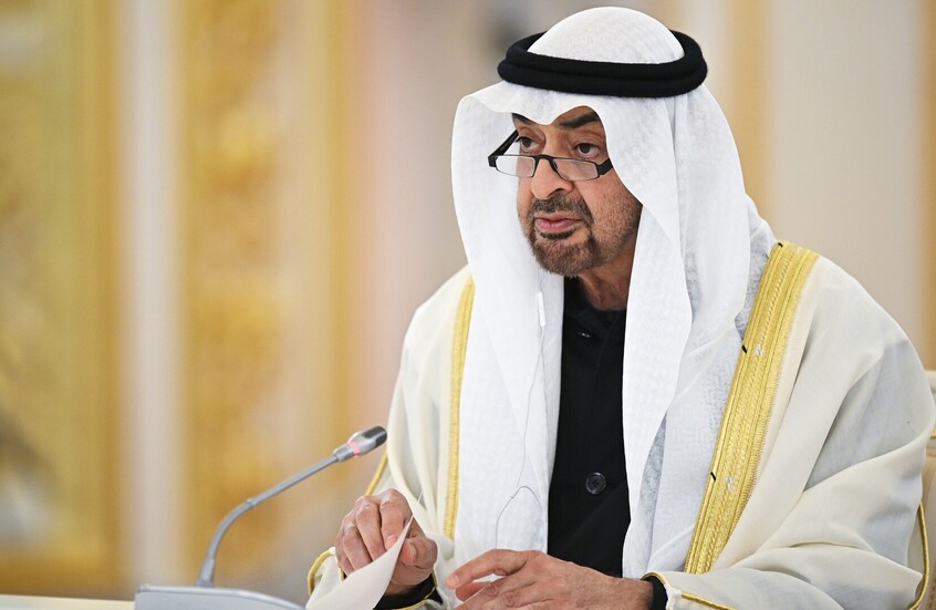 بن زايد وستارمر يبحثان تأثير الحرب على الملاحة الدولية وإمدادات الطاقة