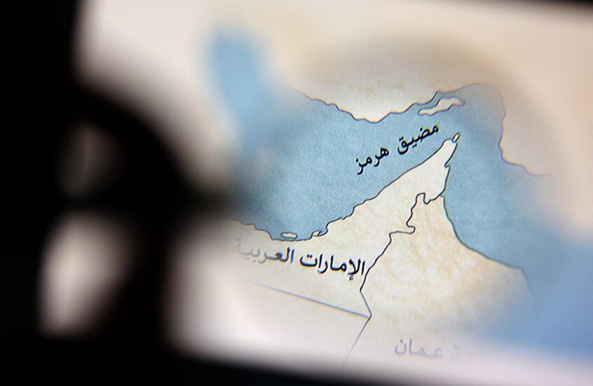 مستشار المرشد: الولايات المتحدة محكومة بالفشل في فرض حصار بحري على إيران