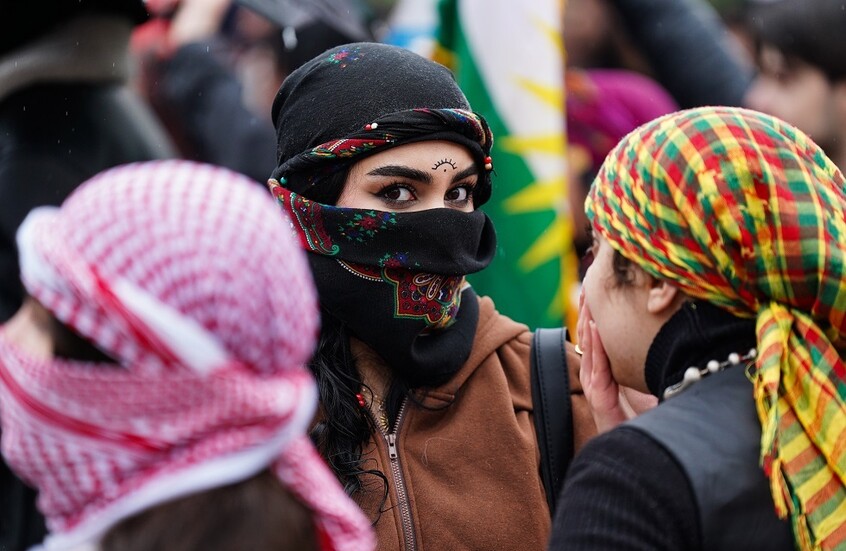 سوريا.. إضافة صفة "عربي سوري" إلى استمارات التجنيس تثير حفيظة الأكراد