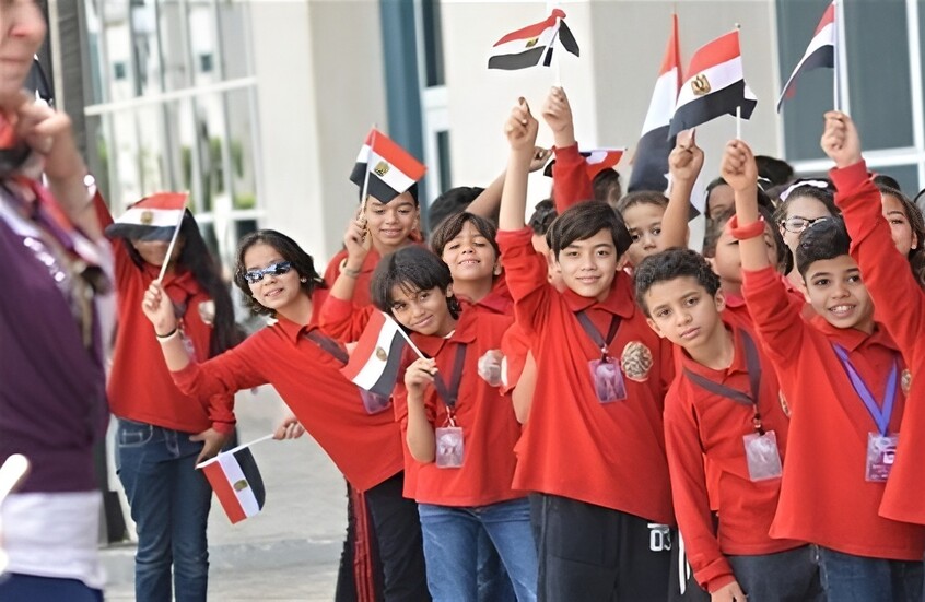 مصر تسارع الخطى لتشريع "درع رقمي" يحمي الأطفال من إدمان الألعاب والمراهنات