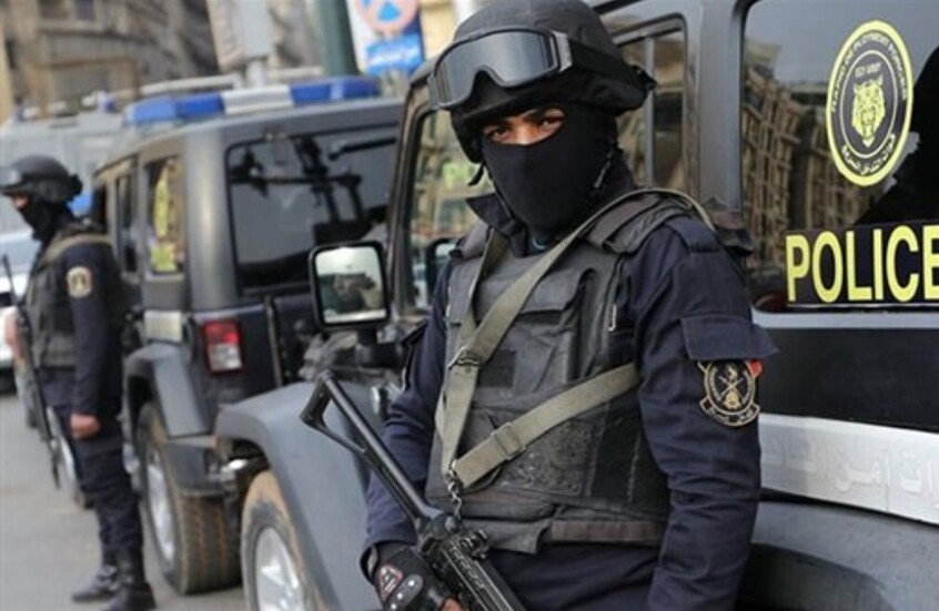 مصر.. قرار صارم للسلطات بعد فيديو فرد الشرطة المسيء