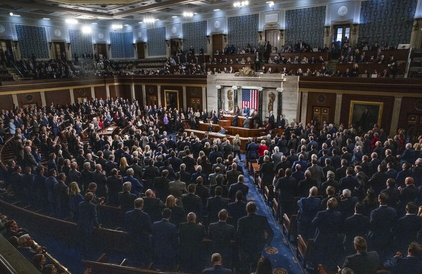 ارتفاع معارضة الديمقراطيين في مجلس الشيوخ الأمريكي لشحن الأسلحة إلى إسرائيل