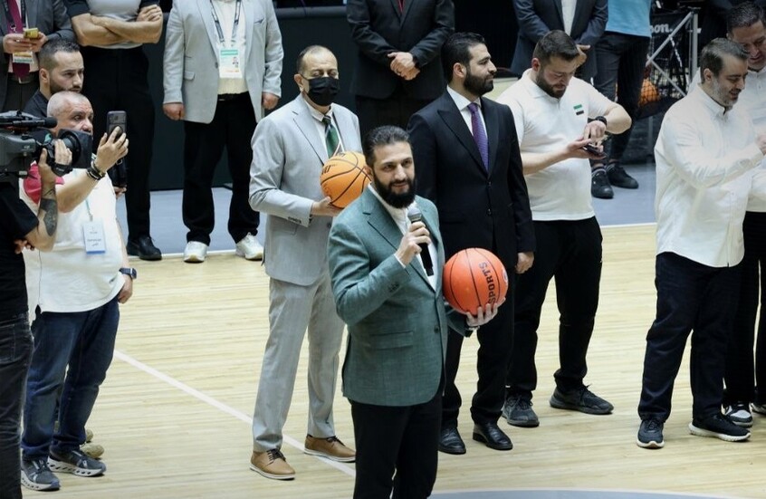 الرئيس السوري يلعب كرة السلة (فيديو)