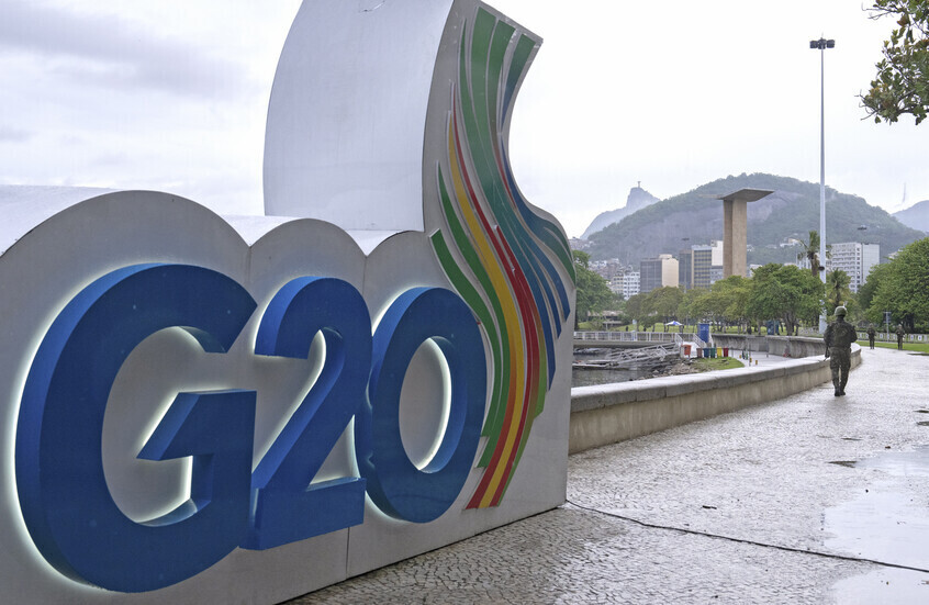 فرنسا تدعو إلى مشاركة جنوب إفريقيا في قمة العشرين رغم حظر ترامب لها