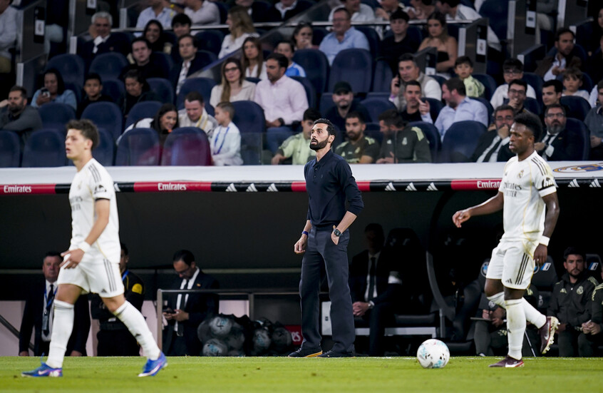 مفاجأة مدوية في مدريد.. اسم غير متوقع لقيادة الملكي