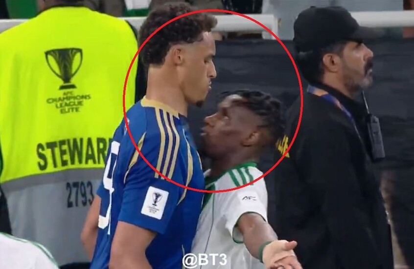 شاهد.. طرد لاعب سعودي بسبب "نطحة" في نهائي دوري أبطال آسيا