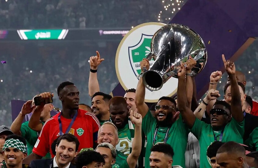 تغريدة نارية من الأهلي السعودي بعد التتويج بدوري أبطال آسيا للنخبة (صورة)