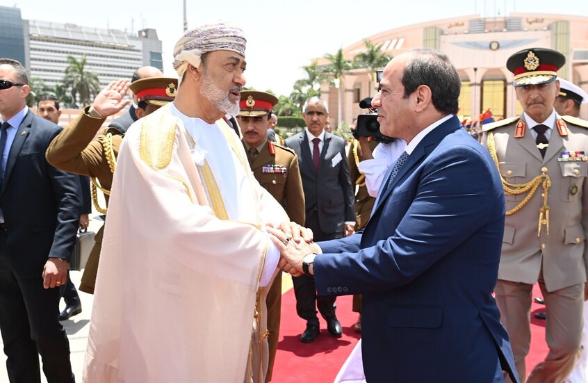 الرئيس المصري وسلطان عمان يؤكدان أهمية الحلول الدبلوماسية لأزمة إيران