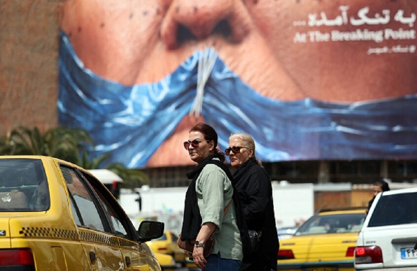 CNN تنعى "مشروع الحرية" في هرمز: 1600 سفينة عالقة وعلى متنها عشرات آلاف البحارة