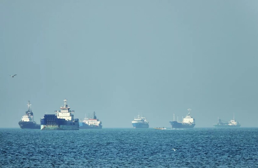 مصادر: السعودية منعت واشنطن من استخدام قواعدها وأجوائها في عملية "مشروع الحرية" لفتح مضيق هرمز
