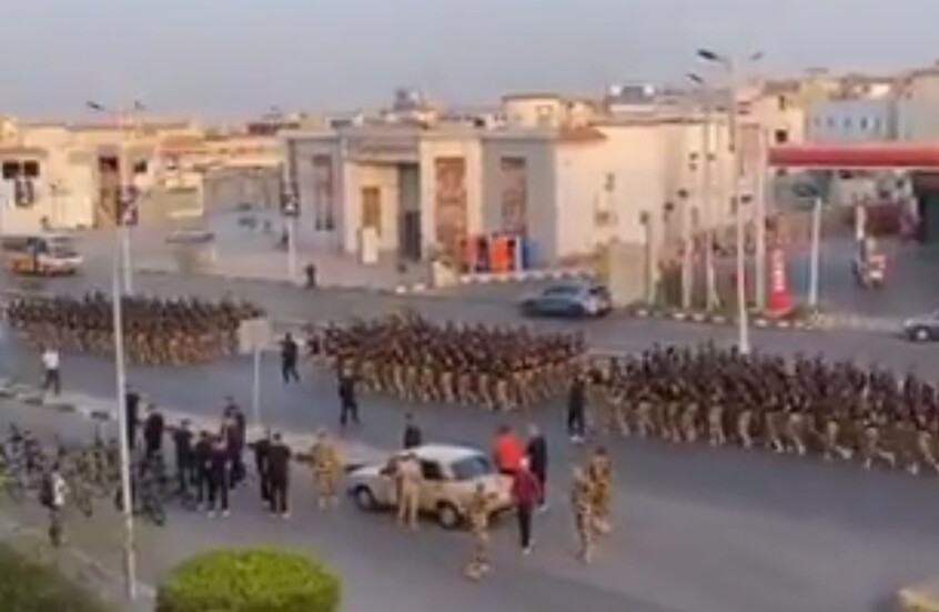 "إسرائيل تحت البيادة".. هتاف للجيش المصري يشعل مواقع التواصل (فيديو)