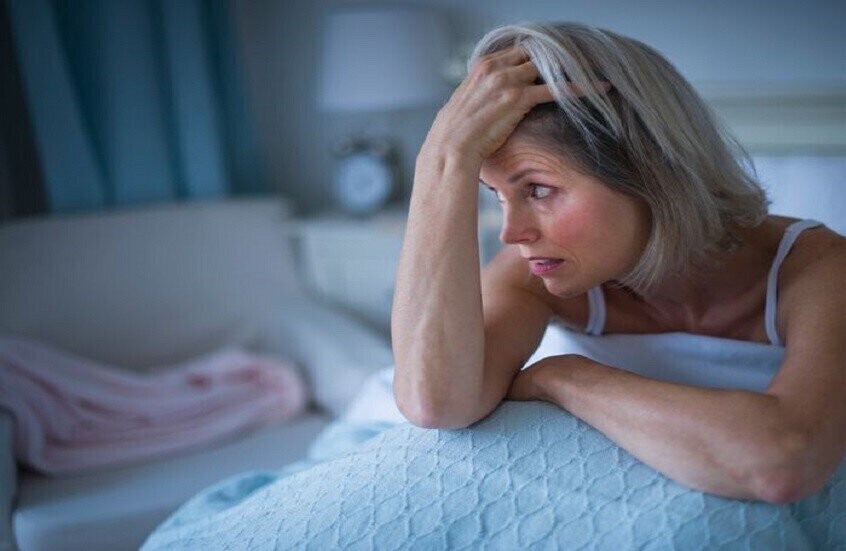 أطعمة يجب تجنبها أثناء انقطاع الطمث.. وخبيرة تكشف البدائل