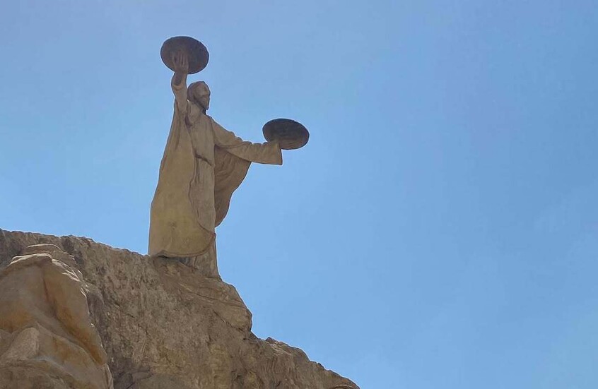حفل صاخب داخل دير مسيحي يثير موجة غضب في مصر (فيديو)