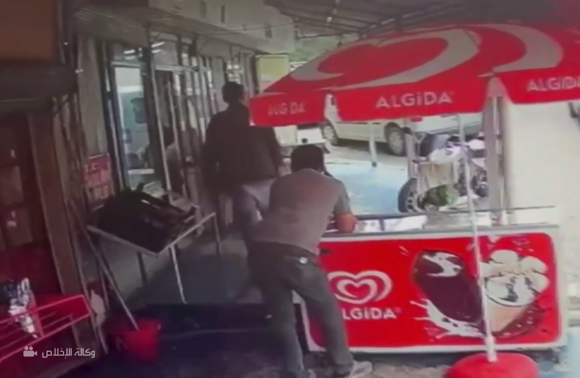 لحظة إطلاق نار من سيارة أسفر عن مقتل 4 أشخاص جنوبي تركيا