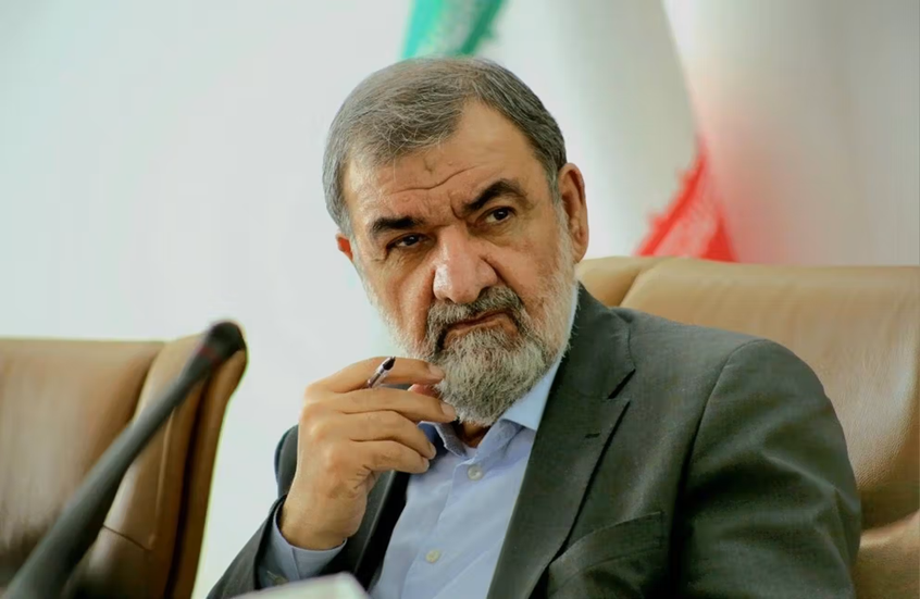رضائي: ترامب يعيش أملا كاذبا باستسلام الشعب الإيراني