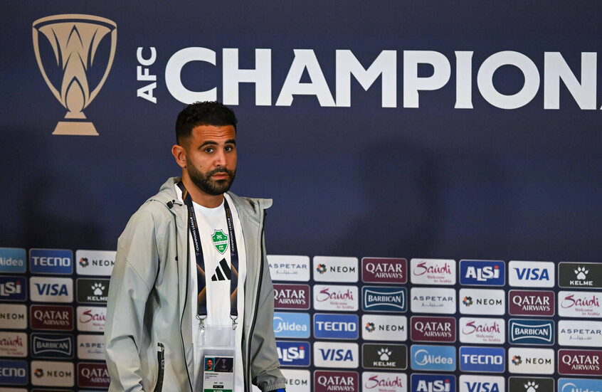 محرز يرد على شائعات الرحيل ويكشف موقفه النهائي من الأهلي السعودي