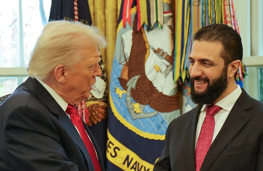 "لقاؤنا ترك أثرا طيبا".. الرئيس الشرع يعرض هدية ترامب له (صورة)