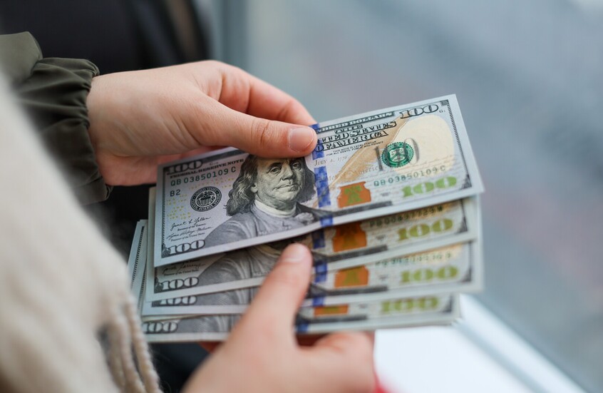 استقرار الدولار رغم تصاعد التوتر في أزمة إيران