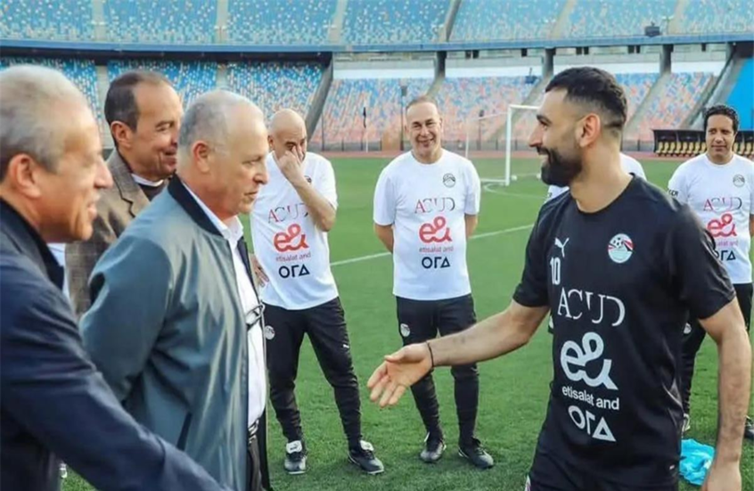 "لن نكتفي بالمشاركة المشرفة".. رئيس الاتحاد المصري يرفع سقف طموح الفراعنة عاليا مع صلاح في المونديال