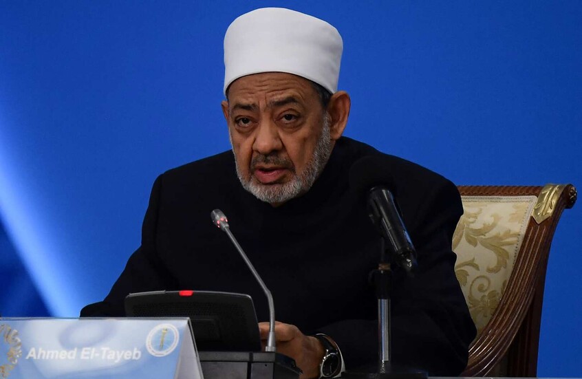 كاتب إسرائيلي يميني يهاجم شيخ الأزهر ويوجه اتهامات