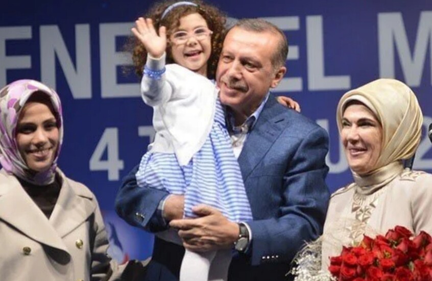 أردوغان يرزق بحفيده العاشر (فيديو)