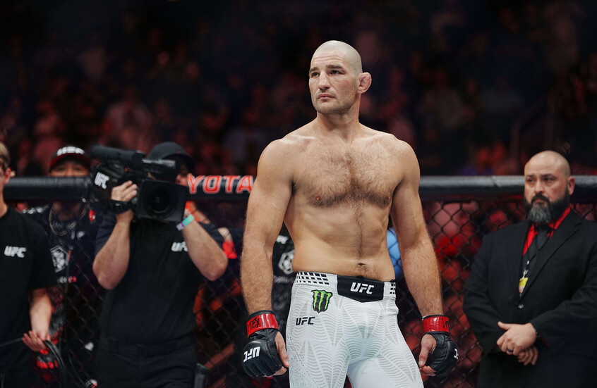 عبارة قالها عن ترامب ونتنياهو تمنع بطل UFC من دخول البيت الأبيض