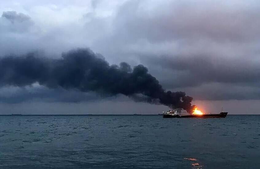 مقتل 5 بحارة أذربيجانيين في هجوم بالمسيرات على سفن الحبوب في بحر آزوف