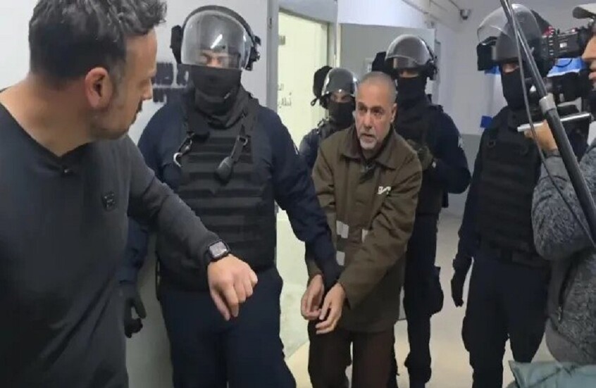 هيئة الدفاع: نقل الطبيب الفلسطيني أبو صفية إلى "الانفرادي" وحرمانه من العلاج