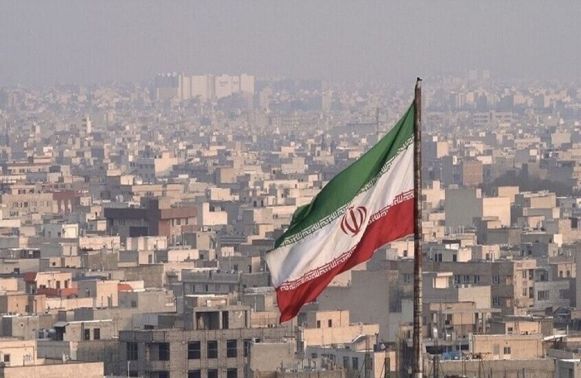 طهران تعلن ردها الصاروخي على استهداف إسرائيل مصنعا للبتروكيماويات.. وتحذر من "لعبة خطيرة"