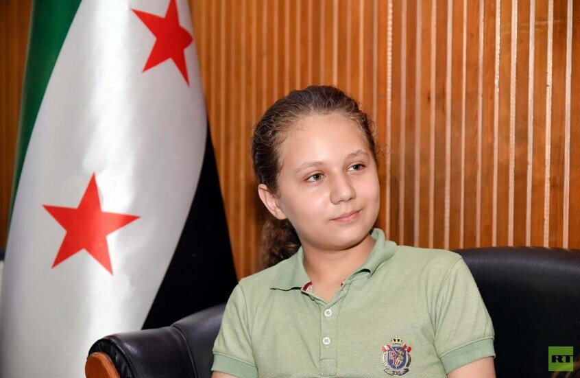 الطفل العبقري وأصغر مخترع في العالم " الحبيب إياد عرسان" يبتكر تطبيقا سورياً يحاكي " الواتس آب"
