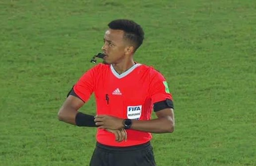 "أضاعوا أكبر حلم في حياتي".. الحكم عمر أرتان يكشف كواليس احتجازه في الولايات المتحدة قبل ترحيله