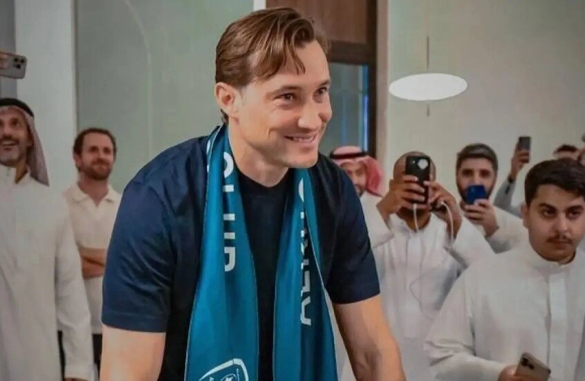 "قهوة وسهر ومكافآت".. تصريحات نارية من مالك "الخلود" حول عقلية اللاعب السعودي