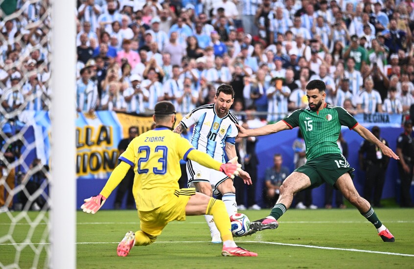 ليلة تاريخية لميسي.. هاتريك في شباك الجزائر تتوجه "هداف كأس العالم عبر التاريخ"
