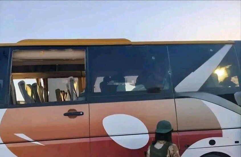 سوريا.. مجهولون يستهدفون حافلة عسكرية في ريف الحسكة