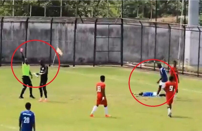 بعد إعادة ركلة جزاء 3 مرات متتالية.. لاعب ينجو من تدخل عنيف لحارس مرمى (فيديو)