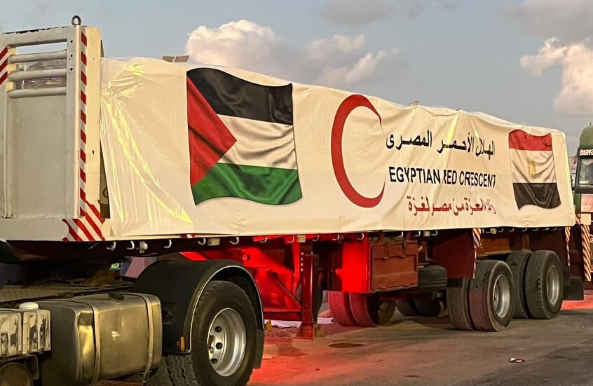 مصر تدفع بـ3117 طنا من المساعدات إلى غزة ضمن قافلة "زاد العزة" الـ217