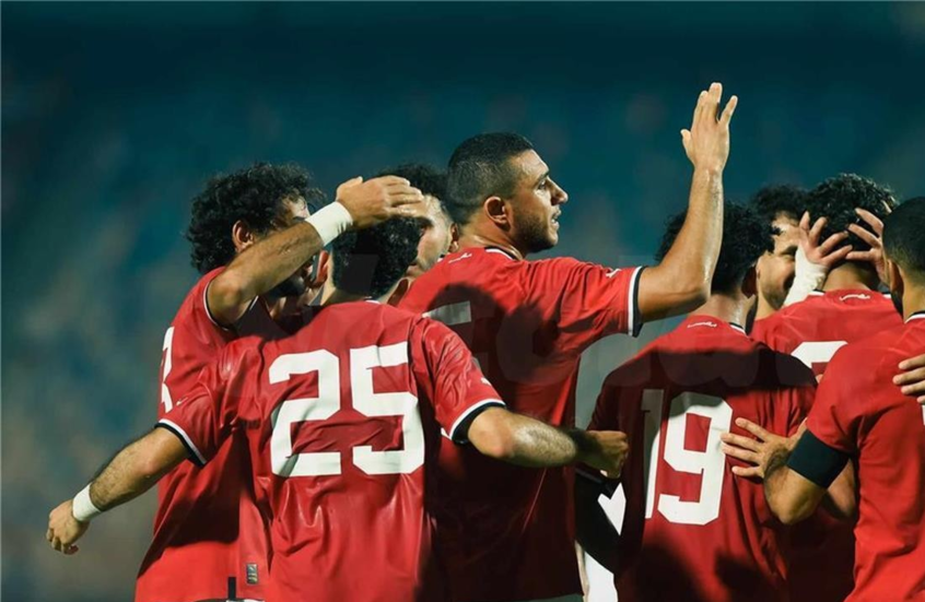 "مزق سروالي وسقط على منطقة حساسة في جسدي".. لاعب نيوزيلندا ينتقد مدافع المنتخب المصري