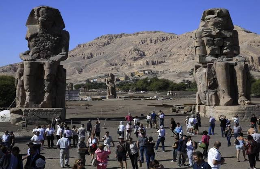كرامات الشيخ كوكو.. مسؤول مصري سابق يستذكر موقفا "أطاح به" من منصبه