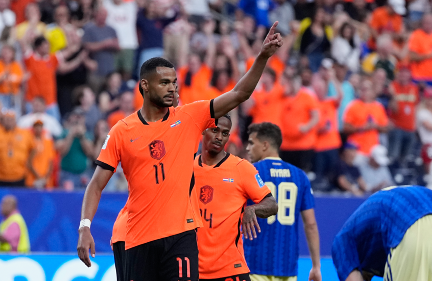 حزن في صفوف منتخب هولندا.. كودي خاكبو يواجه مأساة قبل لقاء المغرب