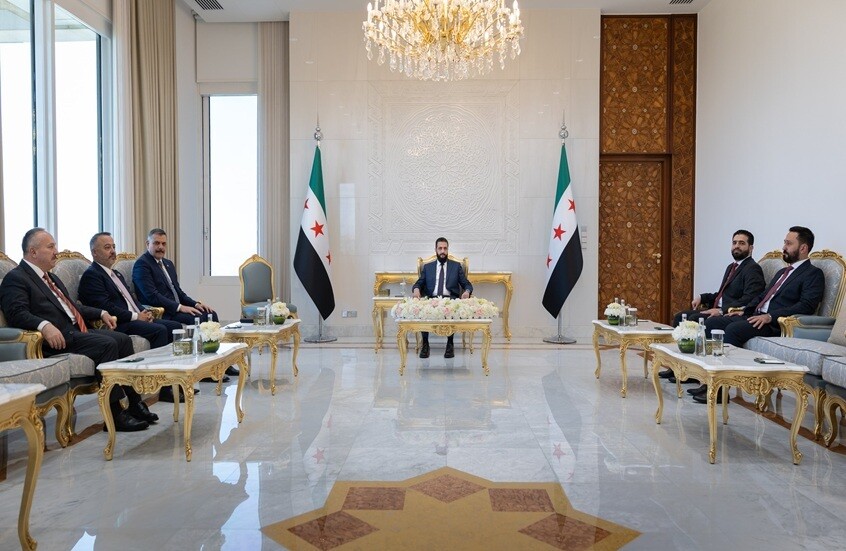تنسيق أمني وتبادل الخبرات.. الرئيس السوري يستقبل وزير الداخلية التركي في دمشق