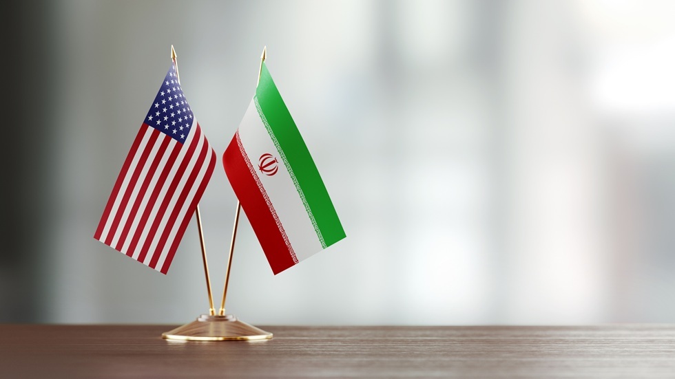 واشنطن وطهران تتفقان على وقف الهجمات واستئناف المحادثات