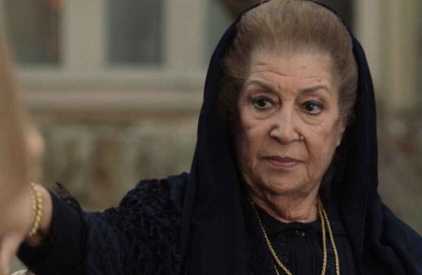 أعقاب سجائر في مسرح الجريمة دلت على الجناة.. اعتقال زوجين بتهمة سرقة منزل منى واصف
