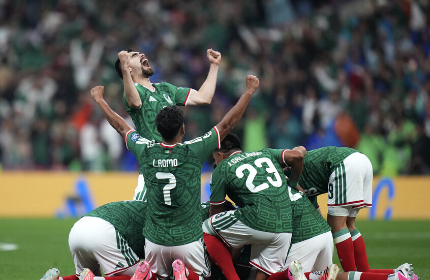 الإكوادور تودع.. والمكسيك تحجز بطاقة العبور إلى ثمن نهائي كأس العالم