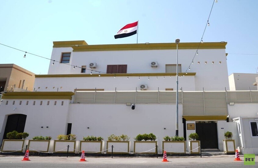 بعد سنوات من الإغلاق .. السفارة المصرية تعلن استئناف الخدمات القنصلية في طرابلس