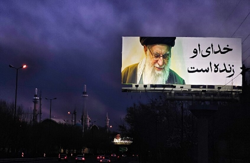 الكرملين: مدفيديف سيمثل روسيا إلى مراسم تشييع علي خامنئي