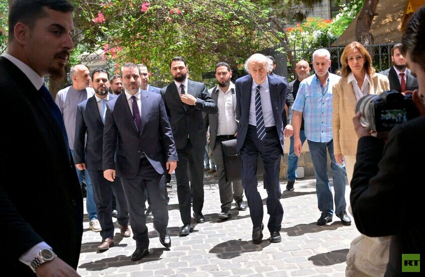 جنبلاط للشيباني: أفضل العلاقة المتوازنة مع سوريا على اتفاق "أسوأ من 17 مايو"