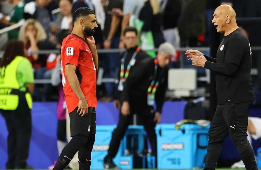 "بيضربنا بين الشوطين".. محمد صلاح يعلق على علاقته بحسام حسن برد لطيف (فيديو)