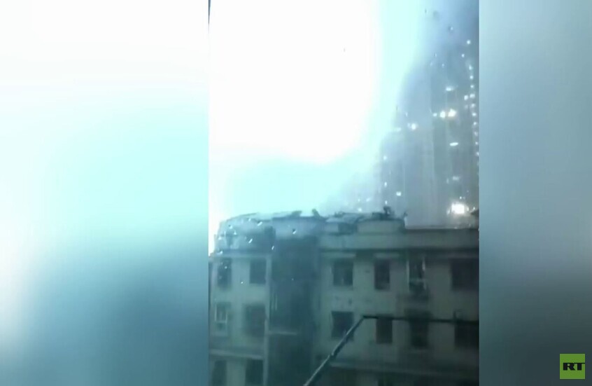 الصين.. عاصفة عنيفة تضرب مدينة هوانغقانغ